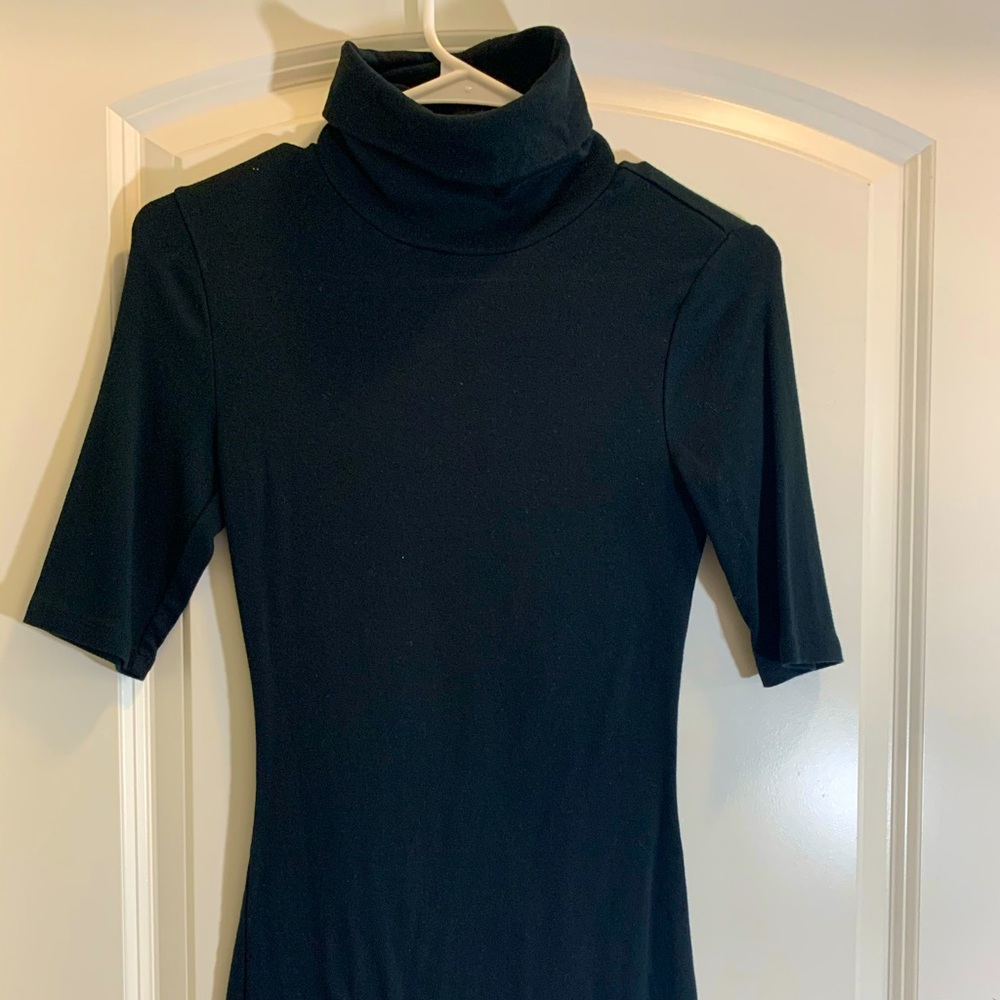 Women’s 3/4 sleeve turtleneck small